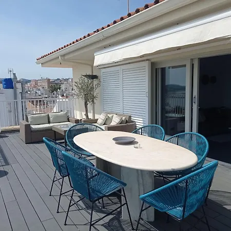 Atico Con Fantasticas Vistas Al Mar Y La Iglesia شقة سيدجيس