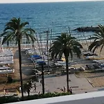 Atico Con Fantasticas Vistas Al Mar Y La Iglesia דירה *