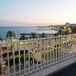 Atico Con Fantasticas Vistas Al Mar Y La Iglesia דירה *