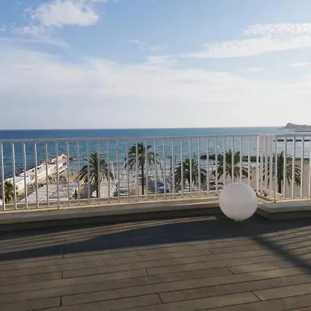 Atico Con Fantasticas Vistas Al Mar Y La Iglesia Apartment *