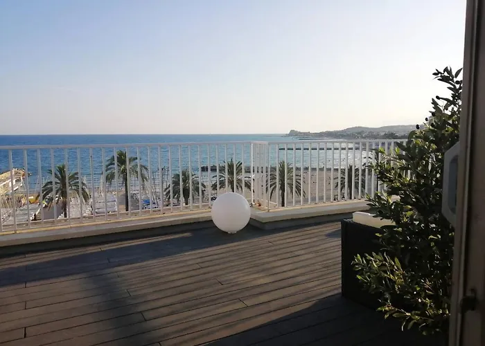 Atico Con Fantasticas Vistas Al Mar Y La Iglesia Appartement Sitges