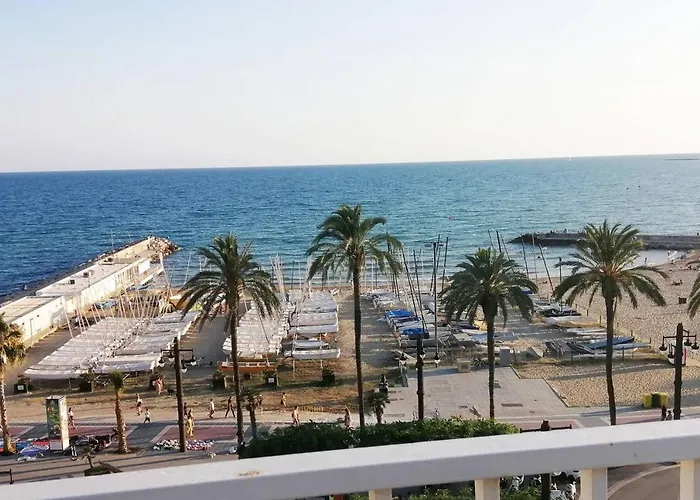 Atico Con Fantasticas Vistas Al Mar Y La Iglesia Appartement