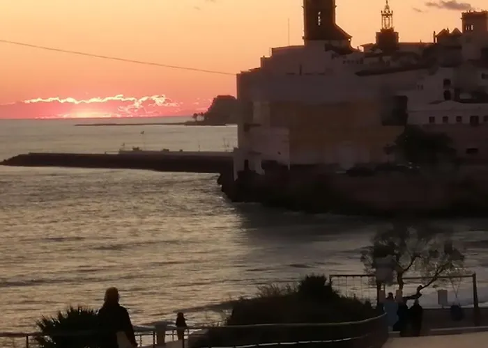 Atico Con Fantasticas Vistas Al Mar Y La Iglesia Appartement