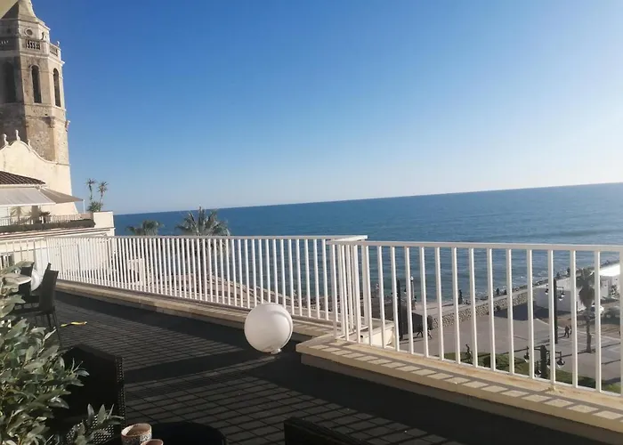 Atico Con Fantasticas Vistas Al Mar Y La Iglesia *